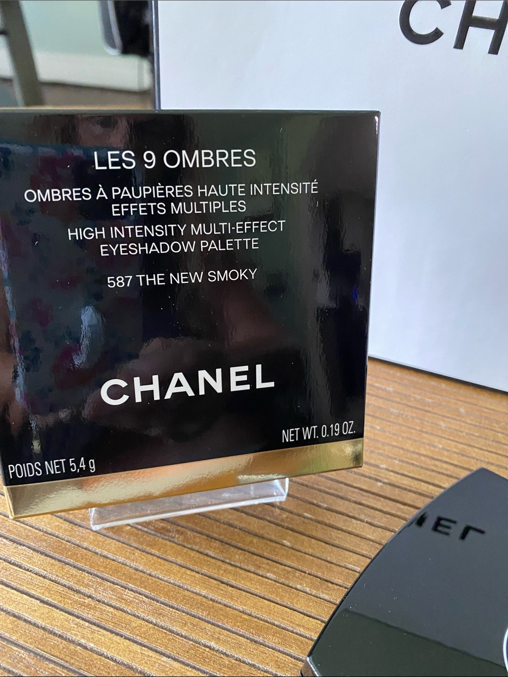 Chanel Les 9 Ombres Eyeshadow Palette - Picture 5 of 11